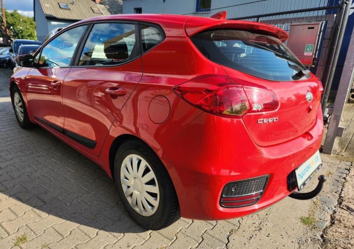 Kia Cee´d 1.6-NAVI-KAMERA-TAŽNÉ-ISOFIX - 5