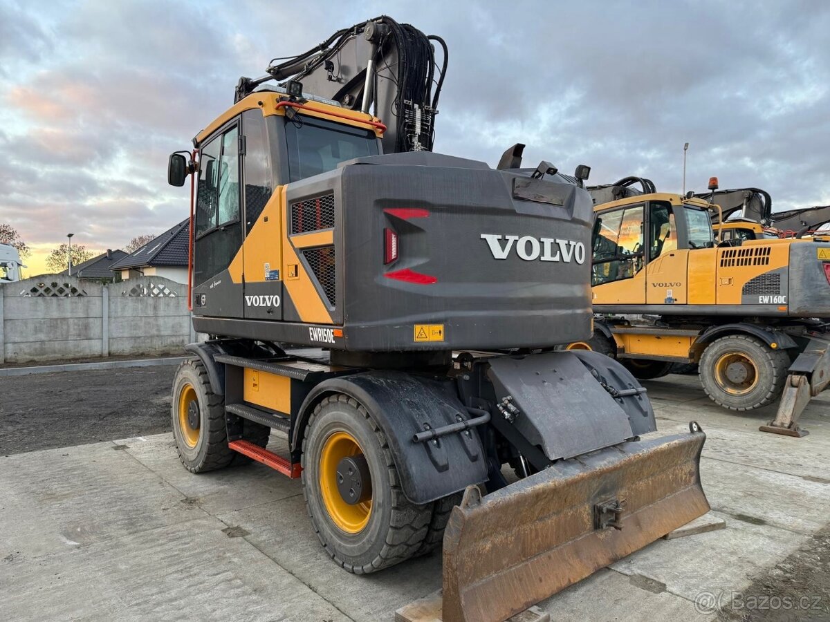 Kolový otočný bagr VOLVO EWR 150 E - 5