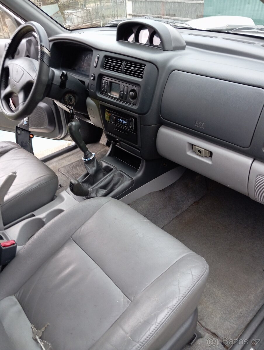 Mitsubishi Pajero Sport - 5