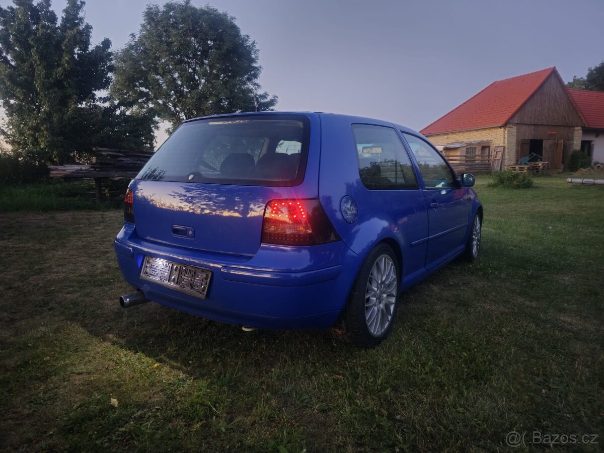 VW Golf 1.8T 150kW 3dvř. - 5