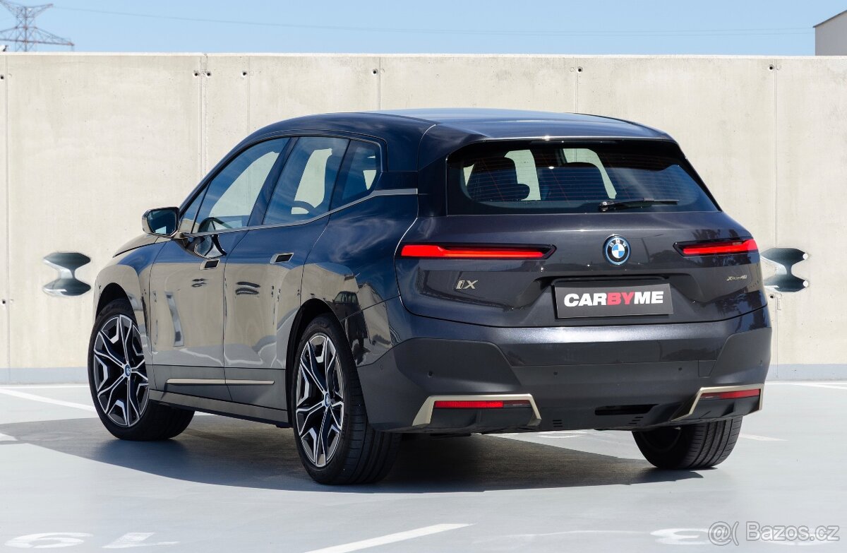 BMW iX xDrive40, Masáž, H&K, Tažné, DPH - 5