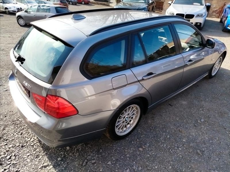 BMW 320i 125kW, NAVI, Automat.r.v.8/2010, naj. 228.145km - 5