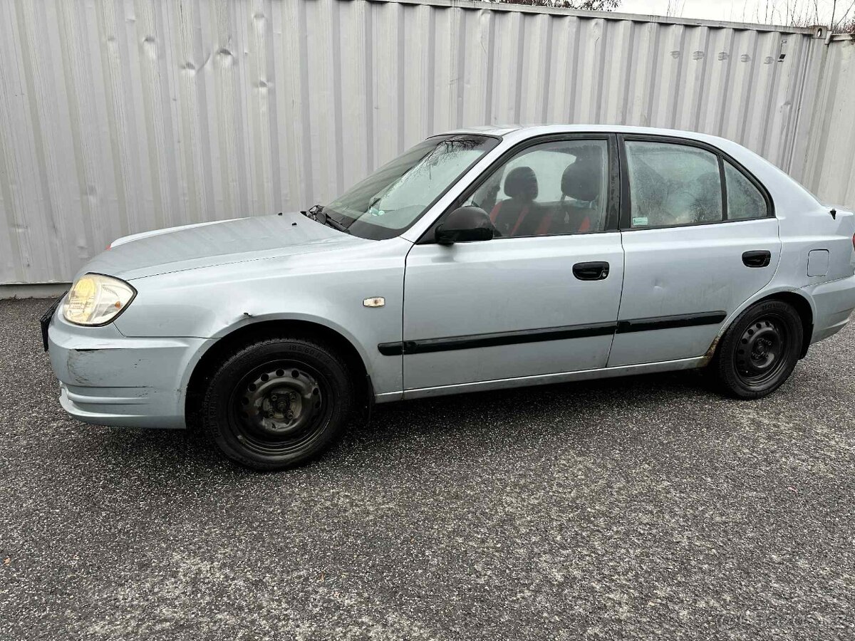 Hyundai Accent - 5