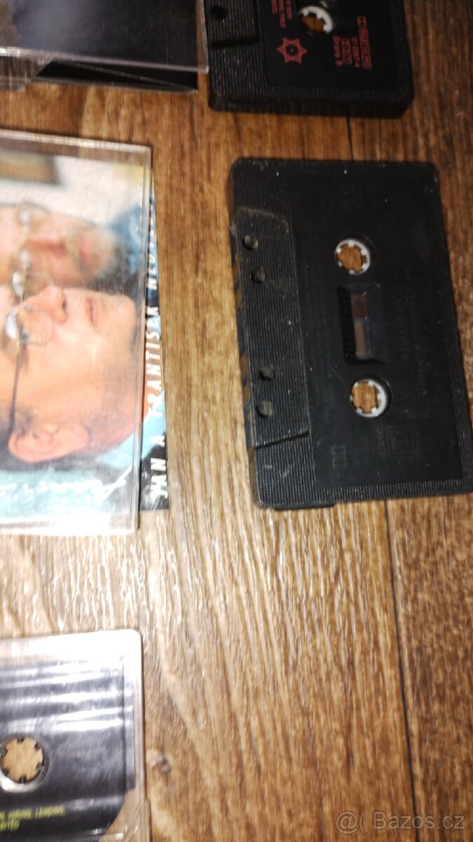 Kazety originální a stojánek - 5