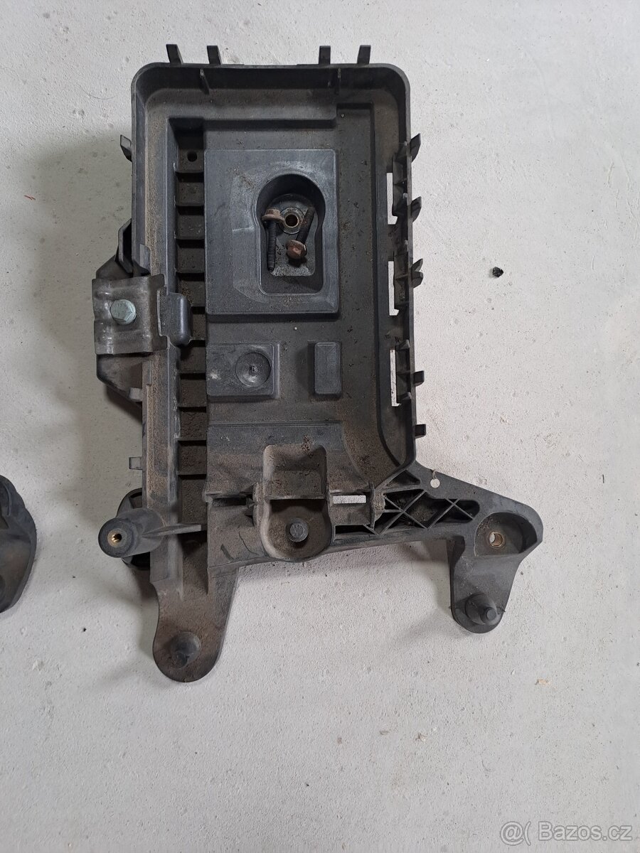 Držáky baterie Volkswagen/Škoda - 5