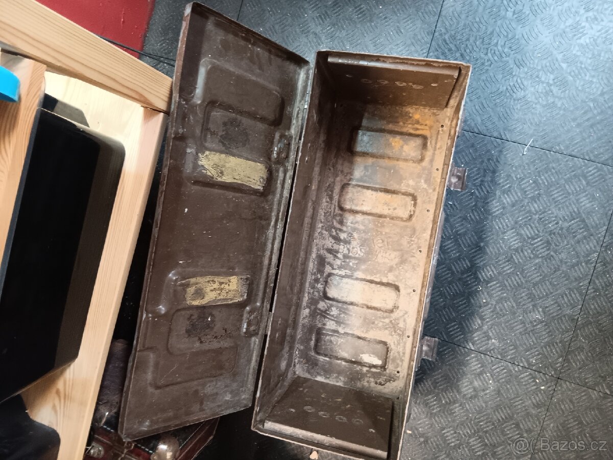 Vojenská kovová bedna - 5