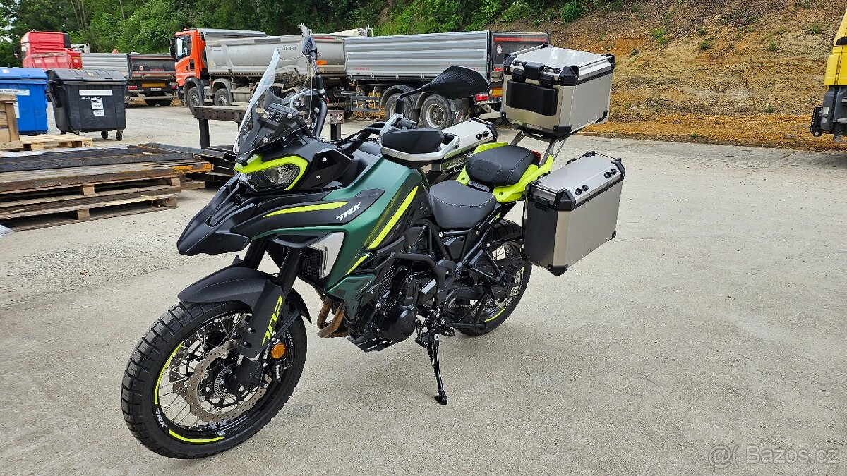 Benelli TRK702 model X -zánovní záruka TOP stav
