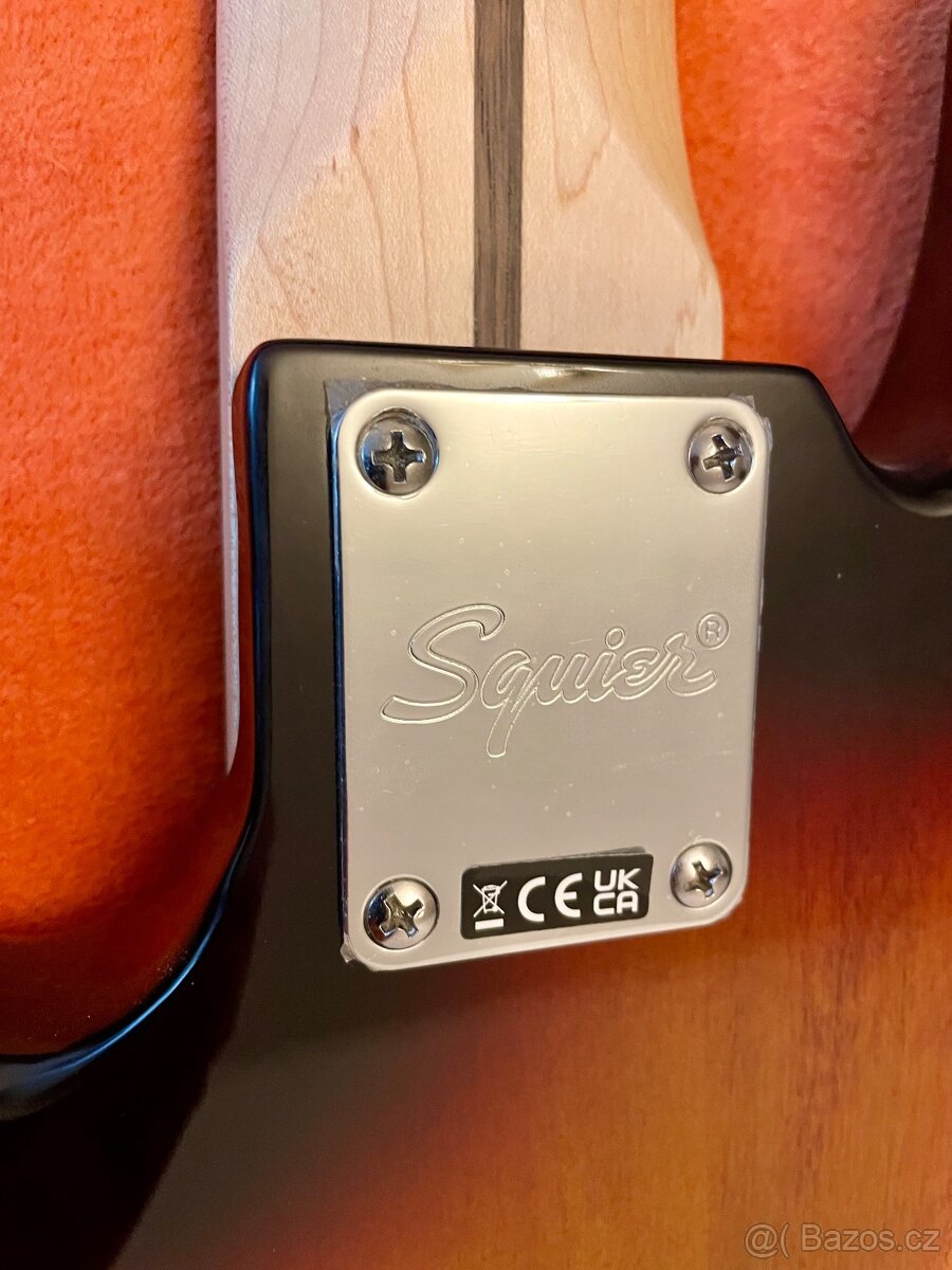 Squier Jazz Bass V 5-strunná baskytara - 5
