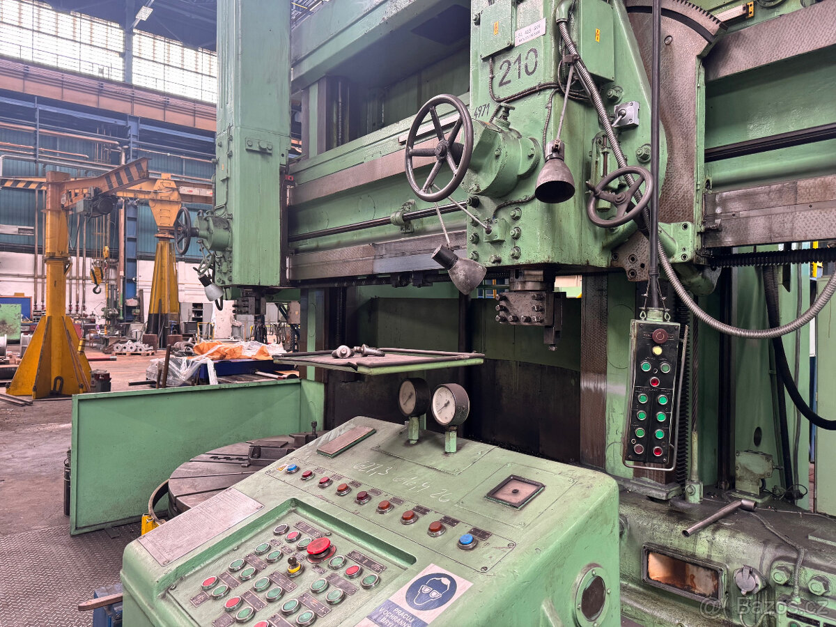 karusel dvoustojanový TOS SK 25 - 5