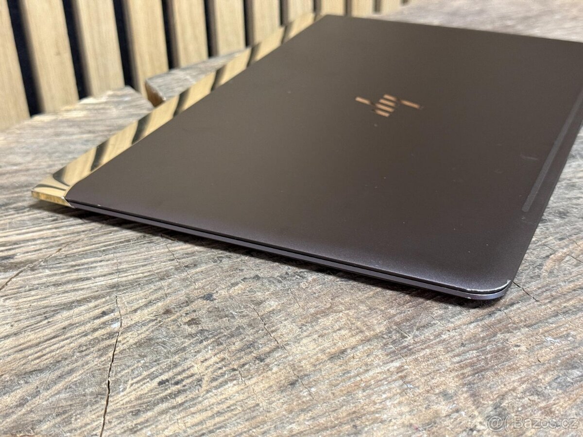 18) HP Spectre Pro 13 G1 - 13.3"FHD, i7-7500U, 8GB RAM, 512 - 5