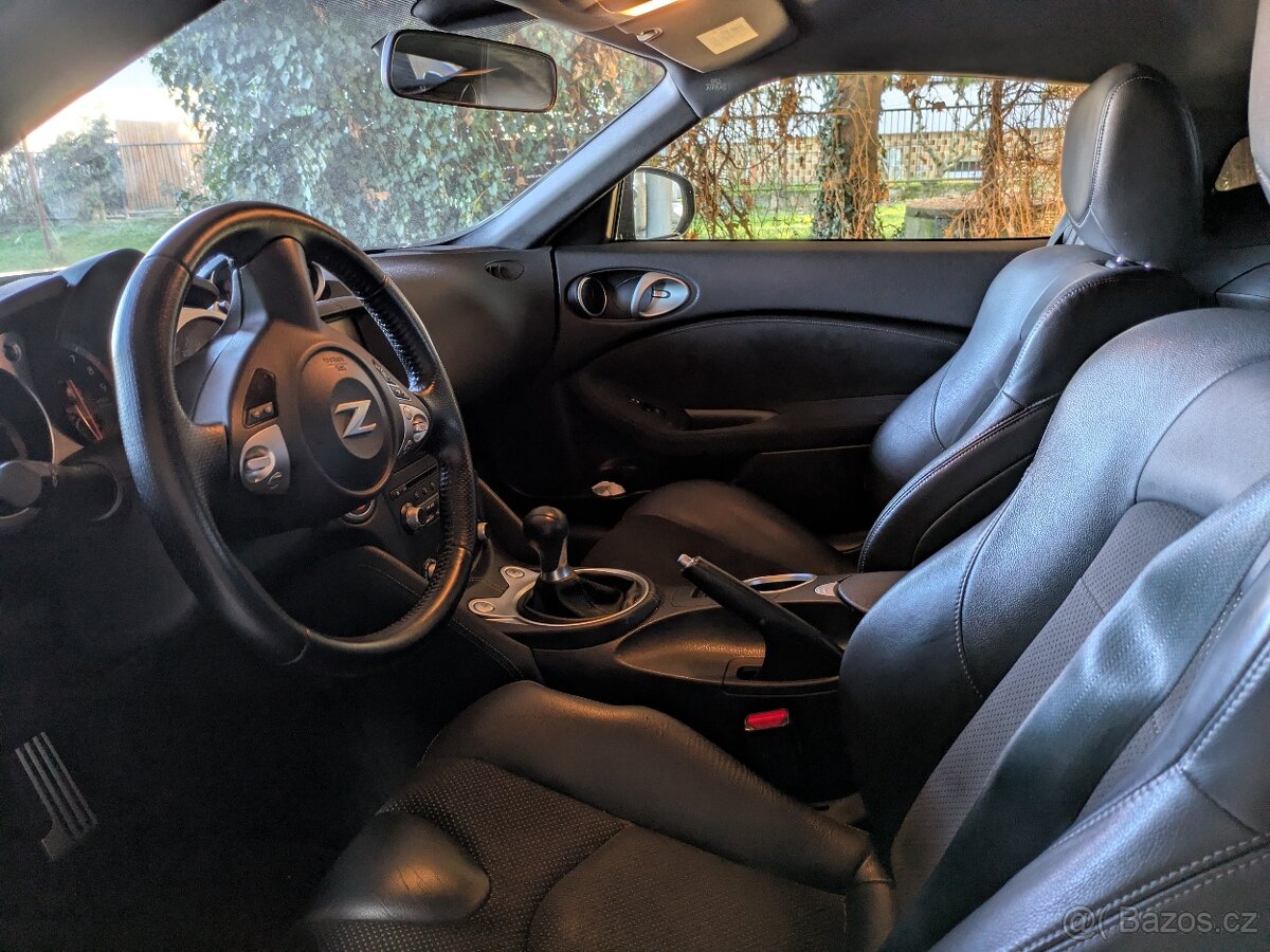 Nissan 370z - 5