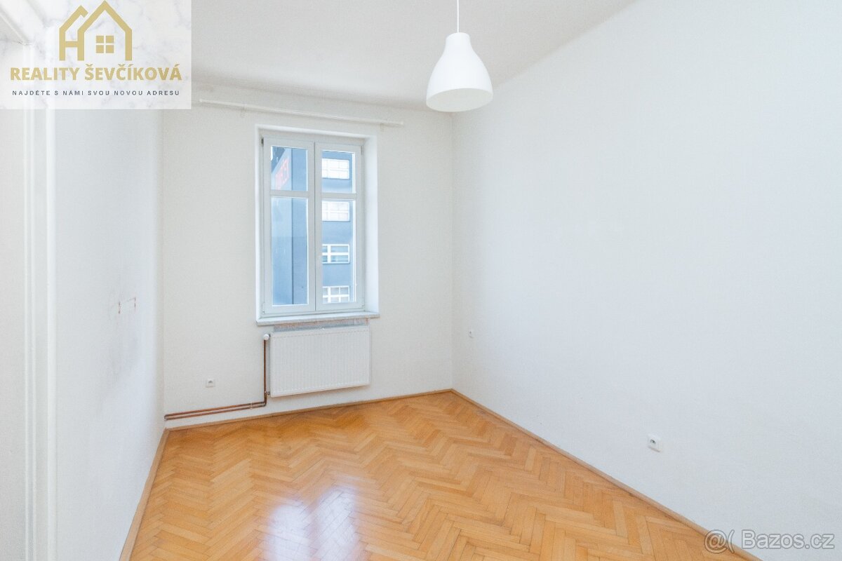 Prodej bytu 2+1, 69 m² – Hradec Králové, ul. Pospíšilova - 5