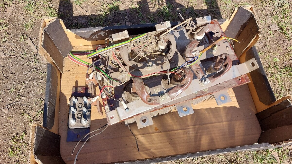 Svářečka Triodyn elektronika diody chladiče - 5