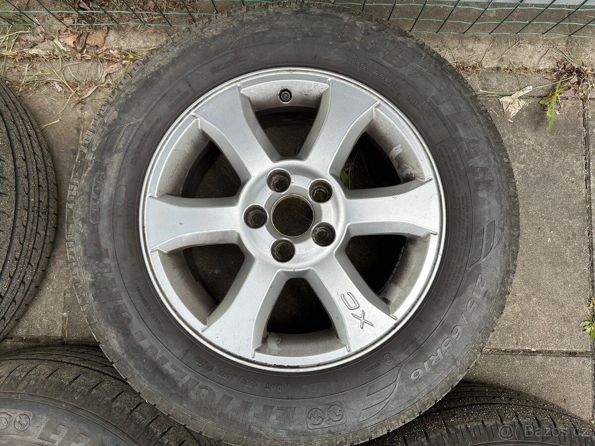 Volvo XC70 215/65/r16 - 5