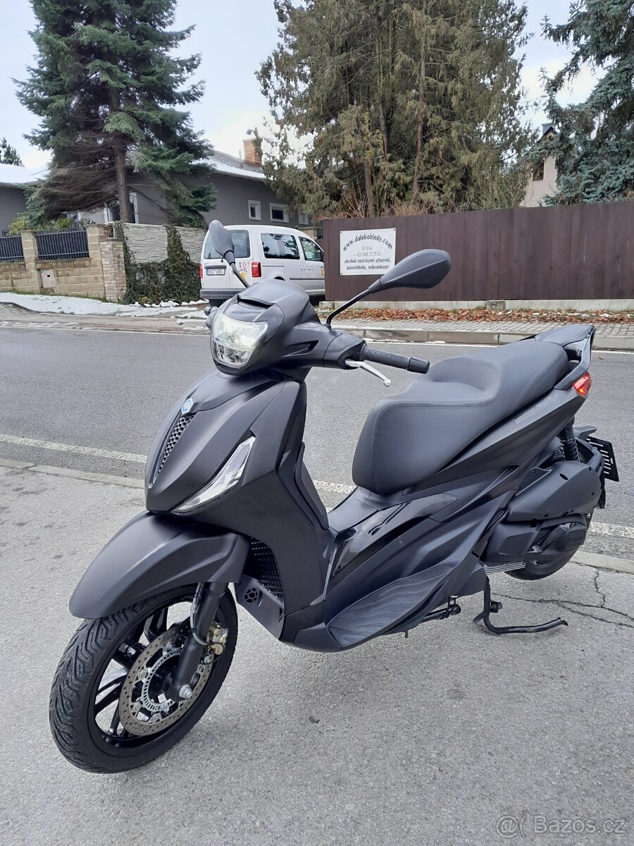 Piaggio Beverly 300i HPE, 2023, 6000km, ZIMNÍ CENA - 5