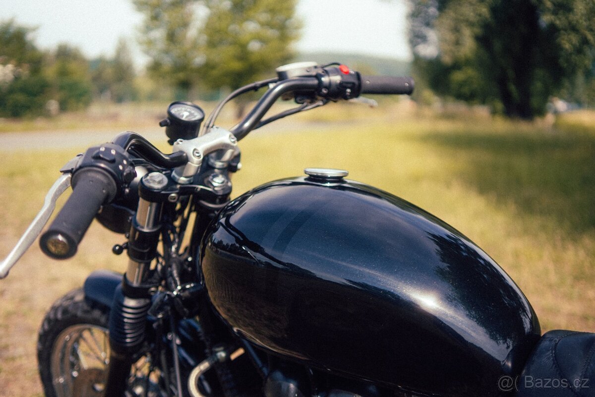 Triumph Bonneville T100 Black Gas & Oil Bespoke Motorcycles - 5