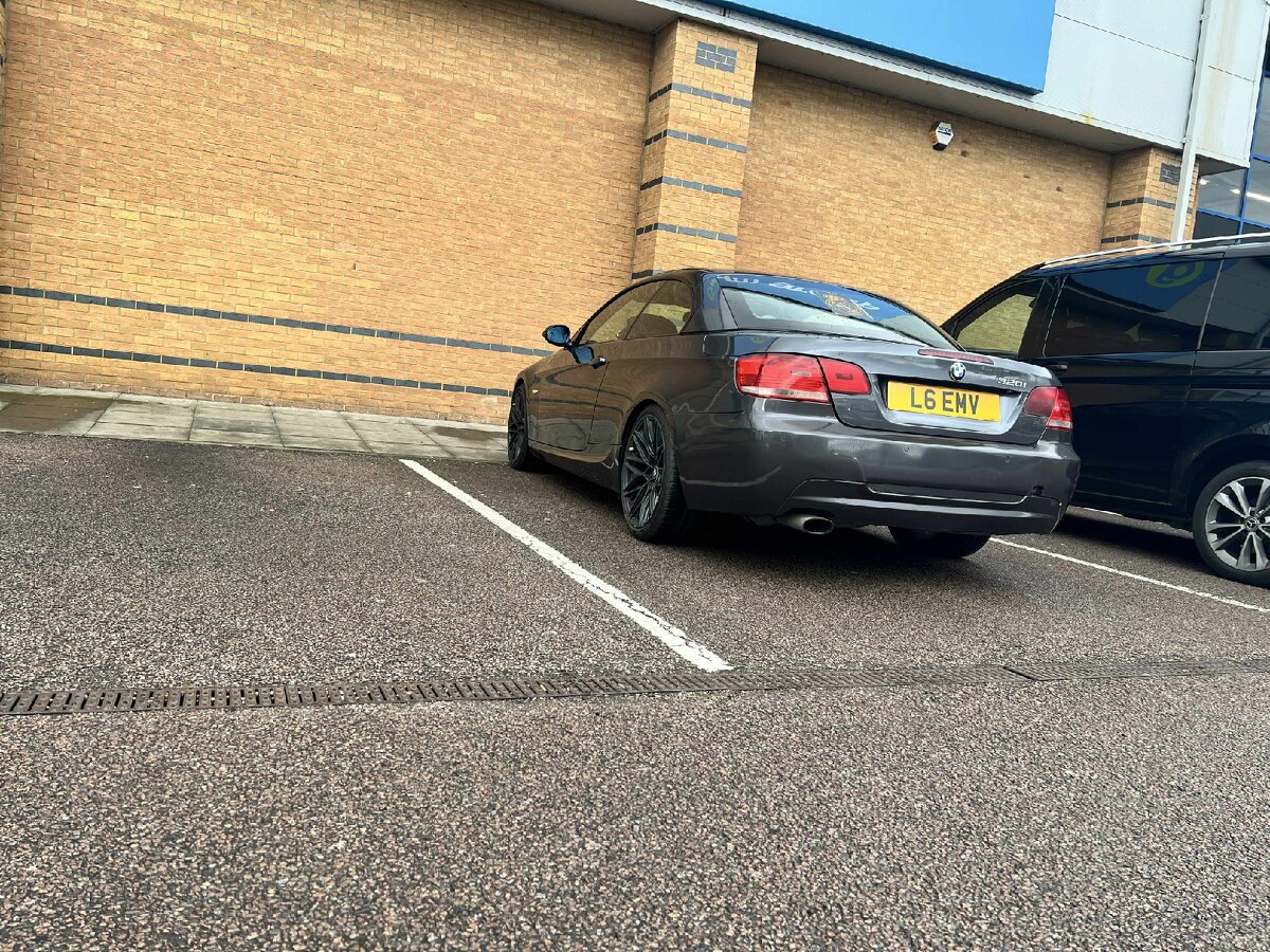 Prodam bmw e93 320i 125kw 2008 Mpaket 170.tis km Km - 5