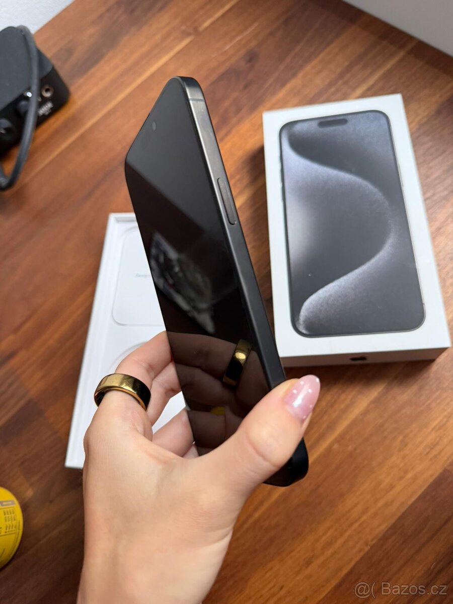 iPhone 15 Pro Max 256GB černý - 5