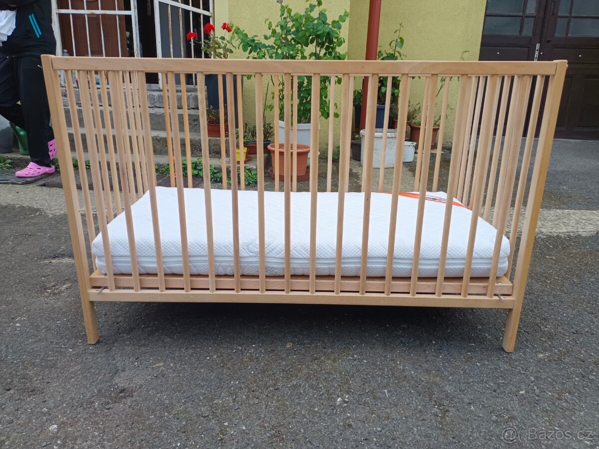 Dětská postýlka včetně příslušenství. - 5