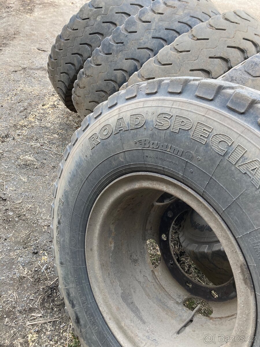 Kola 12,00R20 Tatra - 5