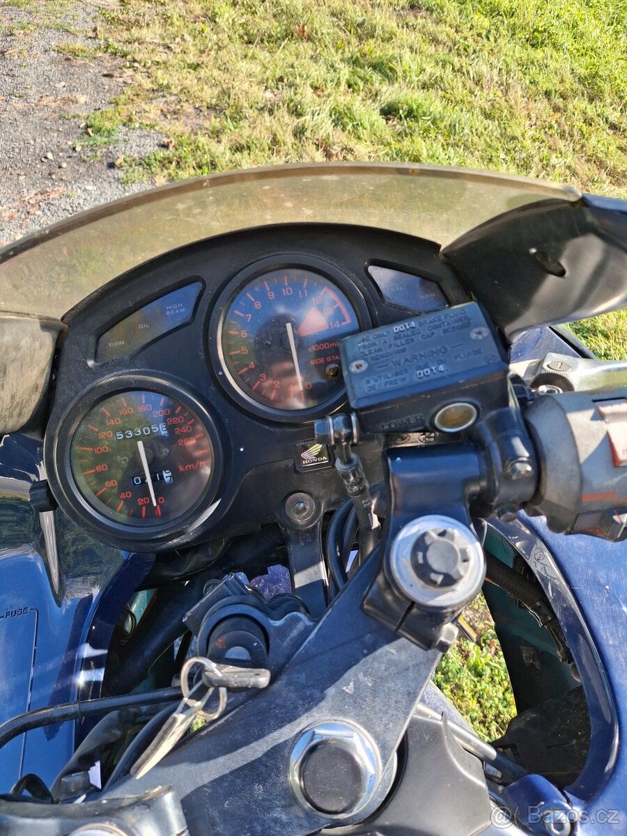 Honda CBR500F - 5