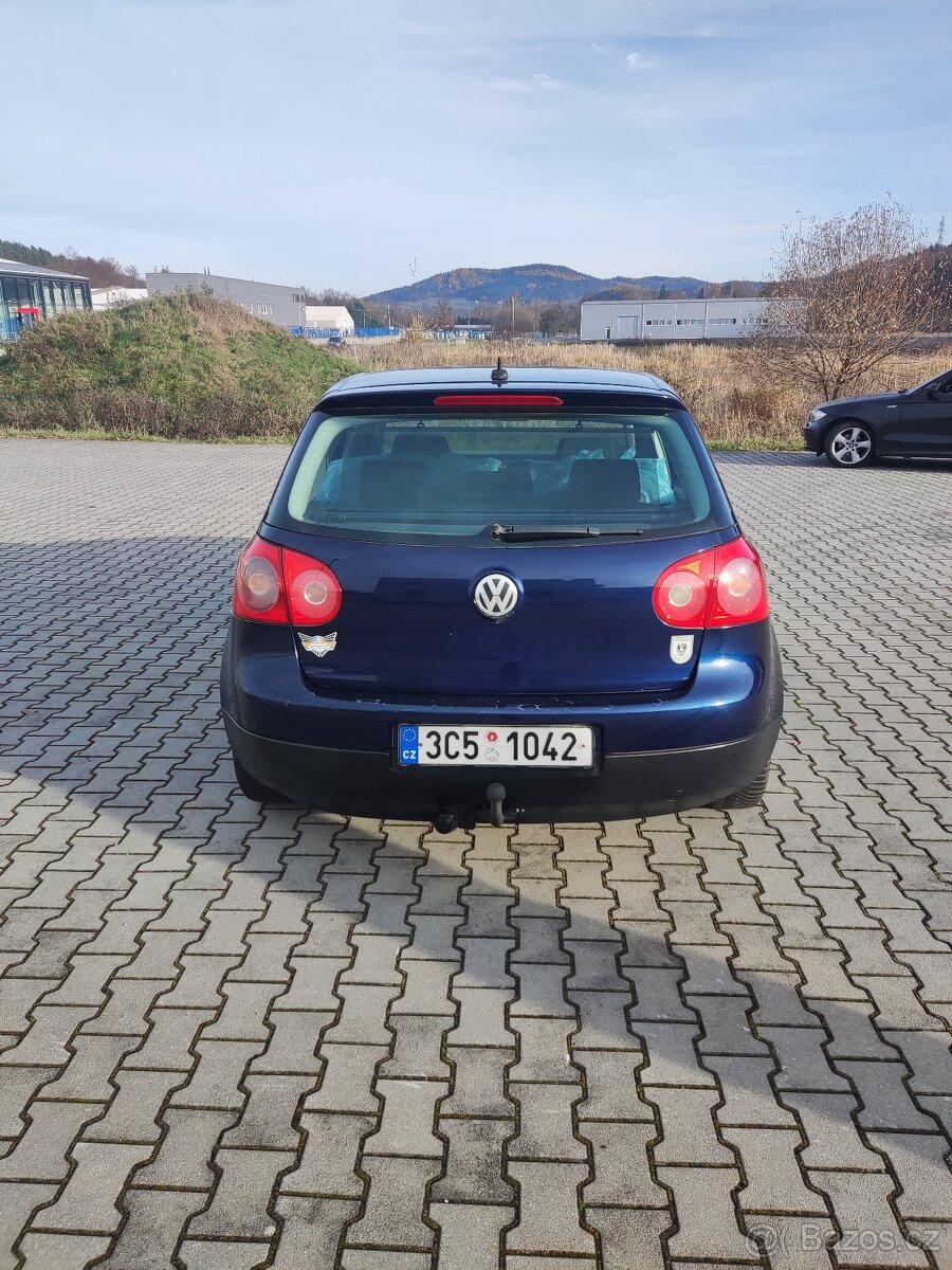 VOLKSWAGEN GOLF 5 1.6i 75KW STK+EM 11/2026 - 5