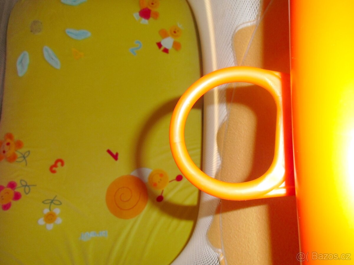 Postýlka skládací mobilní, židlička krmící, postýlka dřevěná - 5