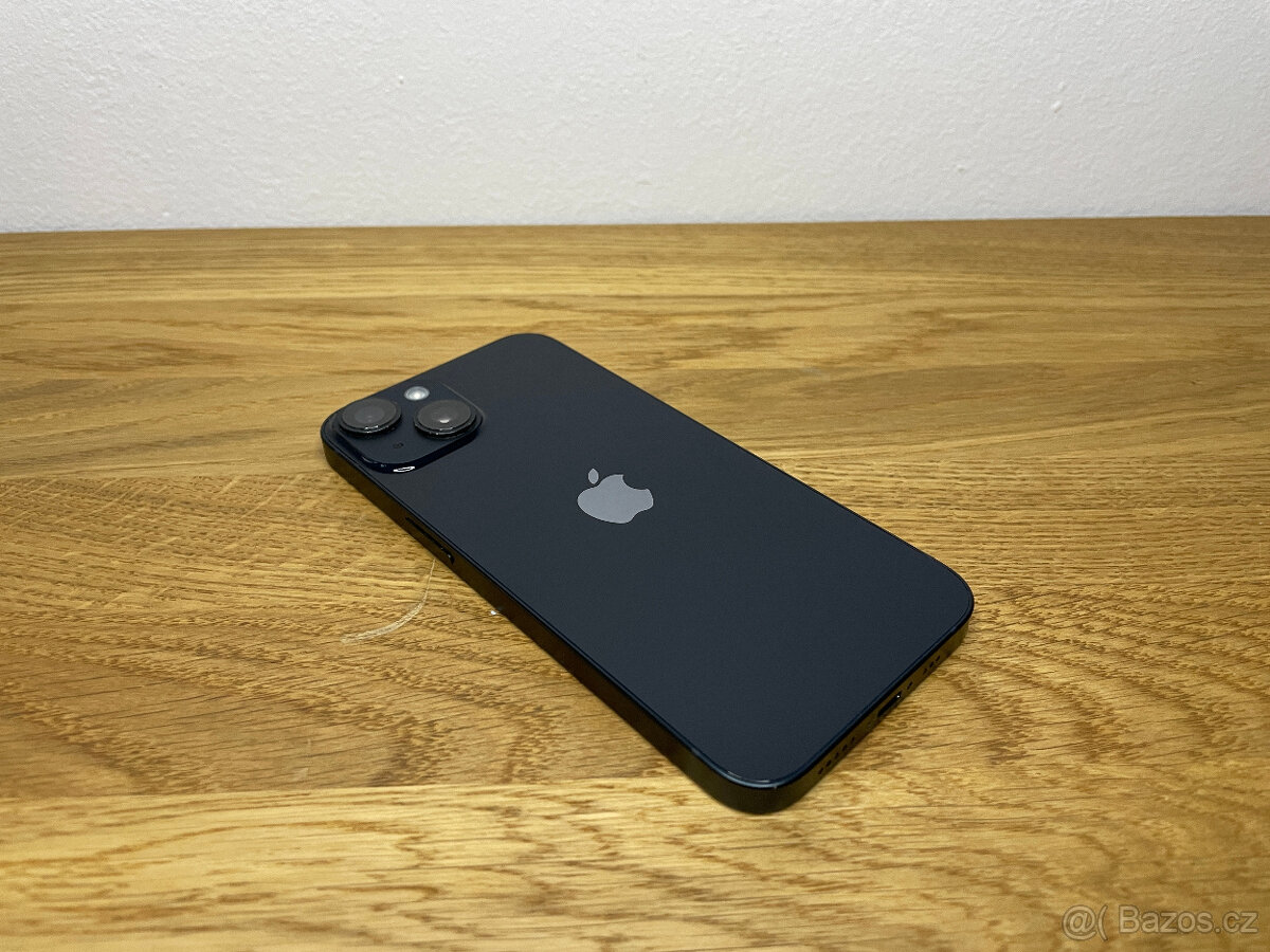Apple iPhone 14 128GB Midnight - velmi pěkný, baterie 89% - 5