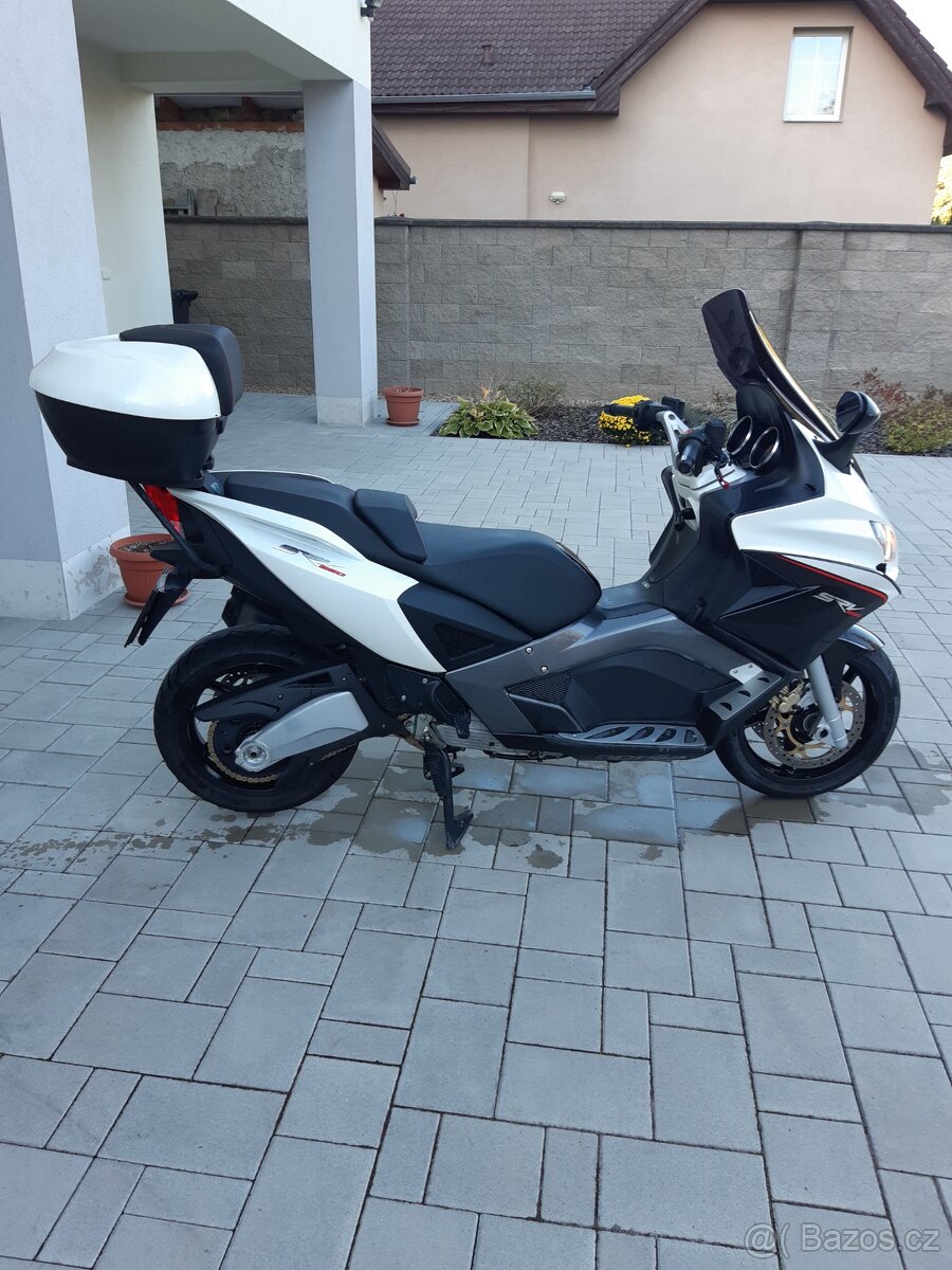 Aprilia SRV 850 - 5