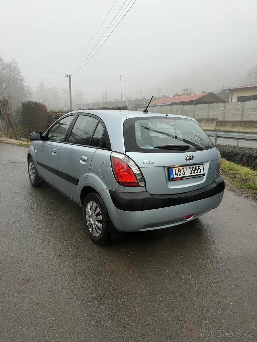 Kia rio - 5