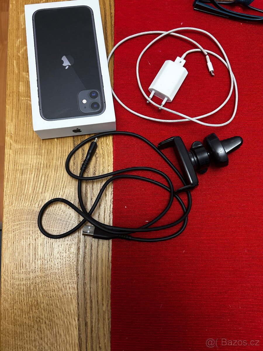 Apple iPhone 11 64GB black - 5