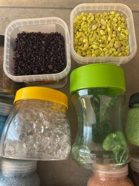 písek a kameny na dekoraci - 5