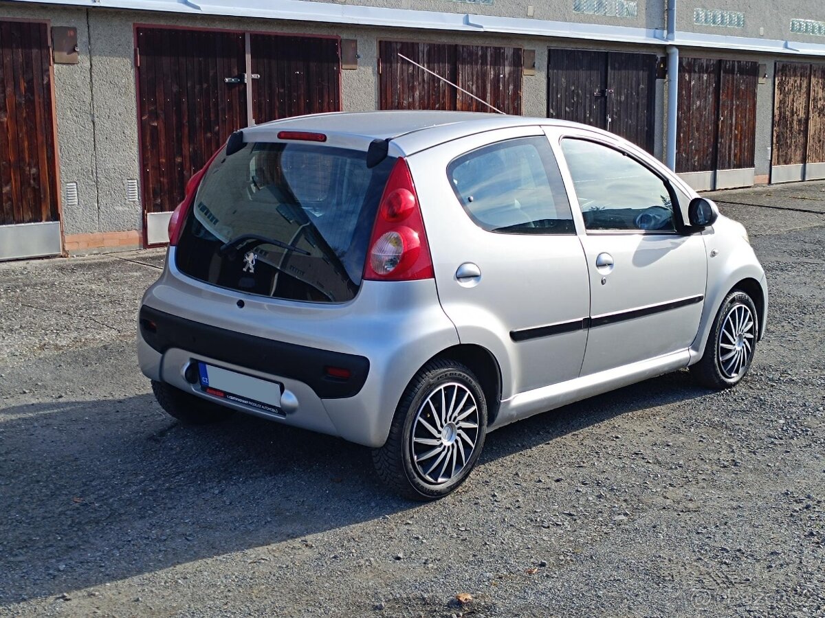 Peugeot 107 1.0 vvt-i, najeto 122 tis, klima, zánovní zimáky - 5