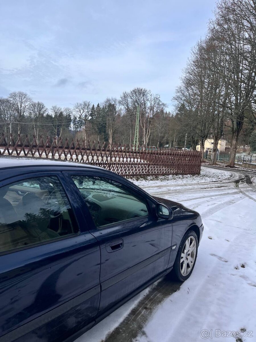 Prodám Volvo S60 2.4 Benzin - 5