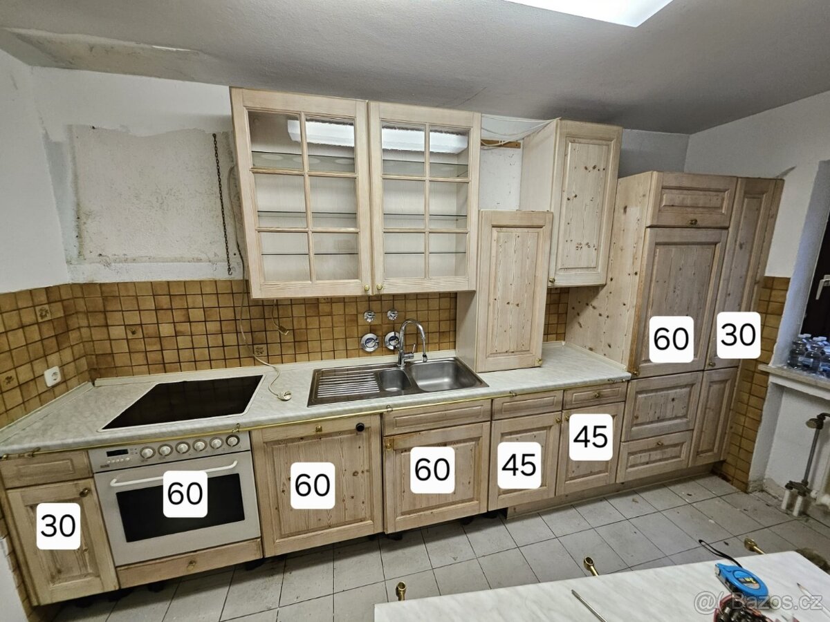 Masivní kuchyňská linka z Německa se spotřebiči - 5