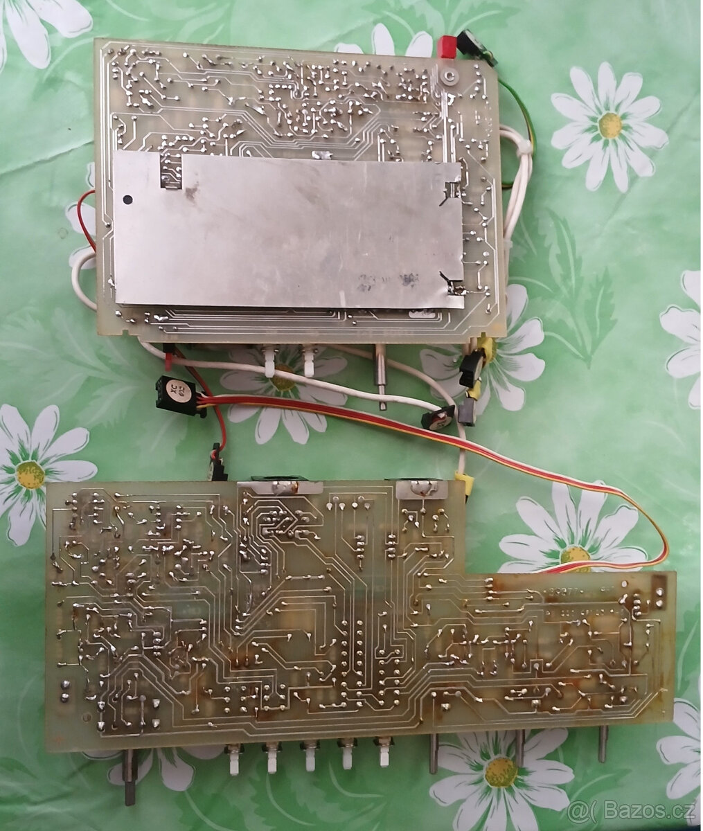 Prodám plně funkční korekci a magnetofon do rmg Tesla Condor - 5