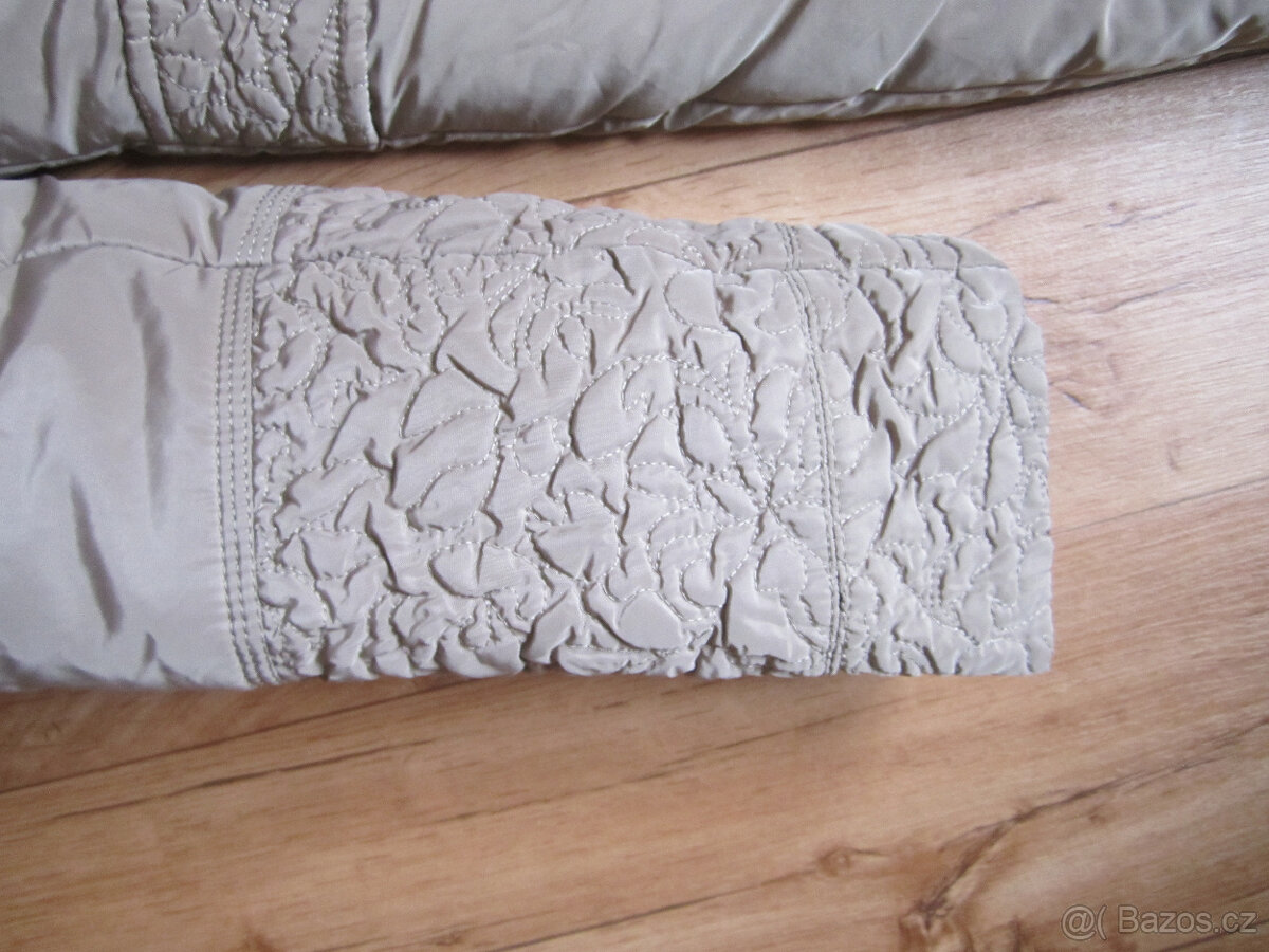 Zimní béžový kabát, zdobený, M/L, výborný stav - 5