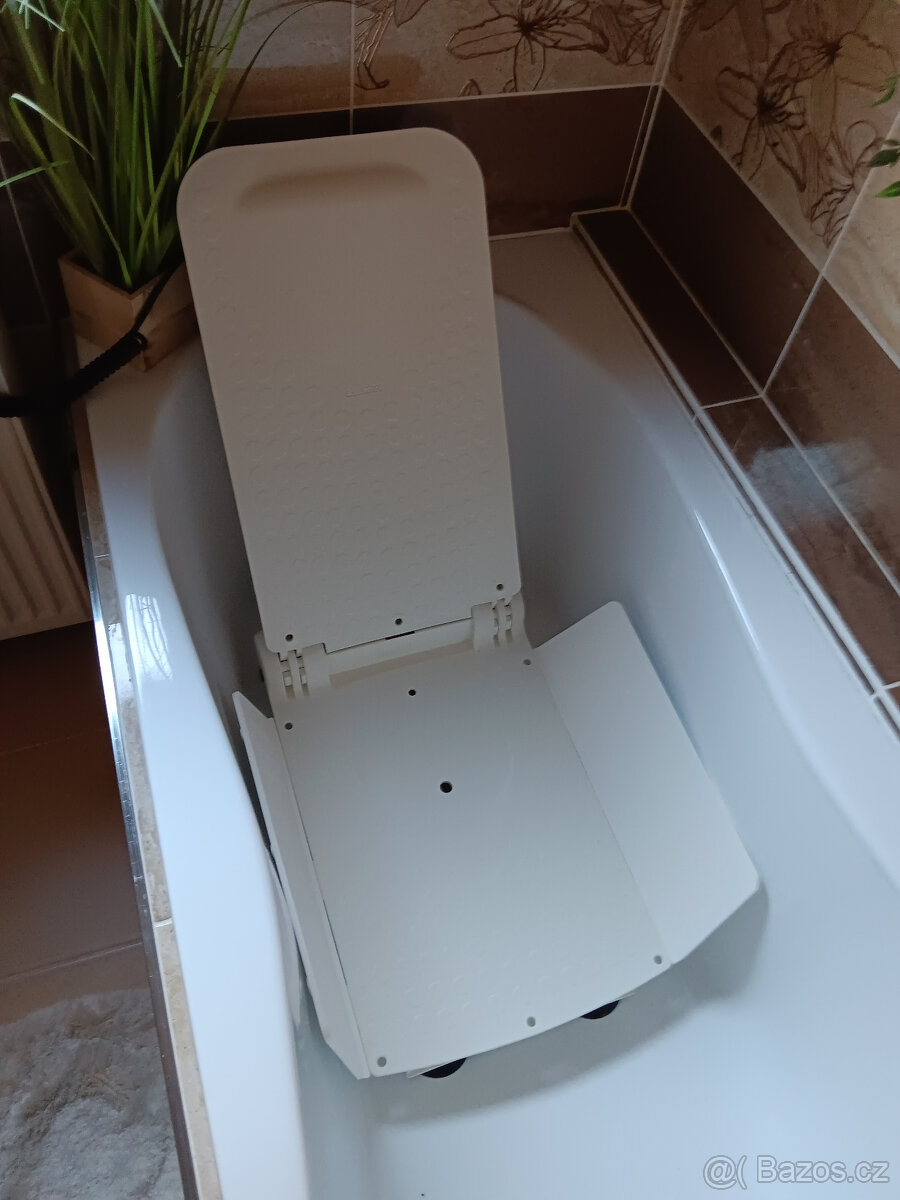 Výsuvné lehátko do vany. - 5