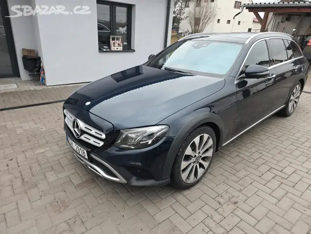 MB E 220d 4Matic,AllTerrain,Tažné,Webasto,Kamera