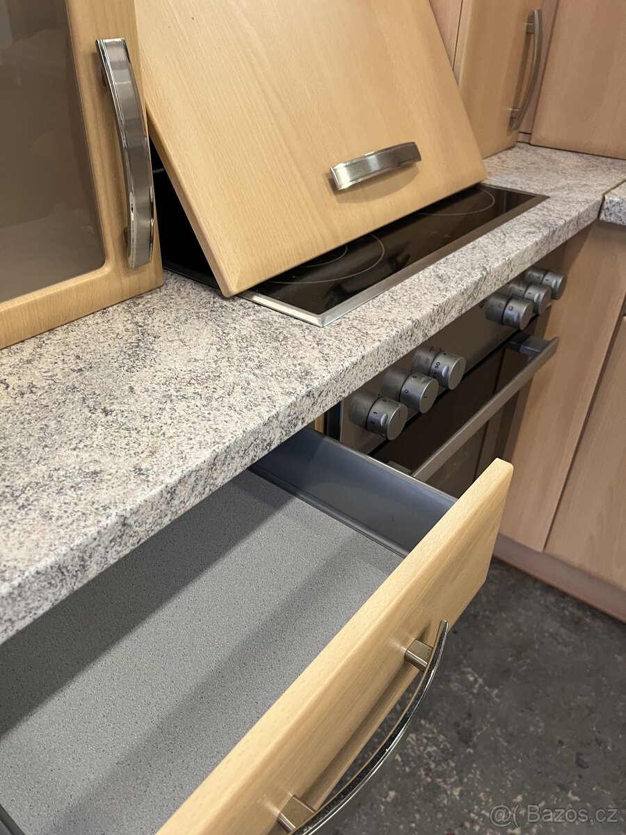 Kuchyň se všemi spotřebiči - 5