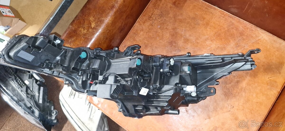 Prave predni svetlo toyota corolla - 5