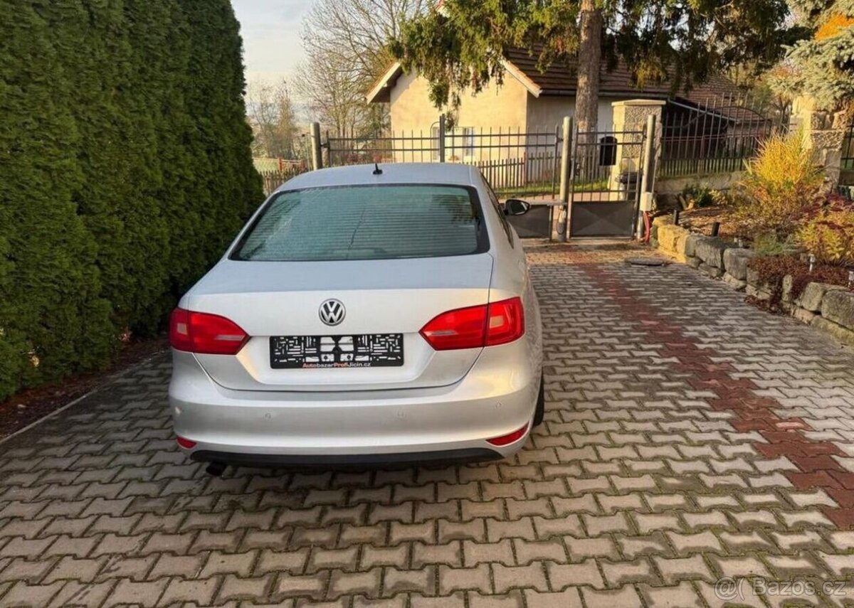 Volkswagen Jetta 1,2TSi/ 77kw serviska výhř.sed benzín - 5