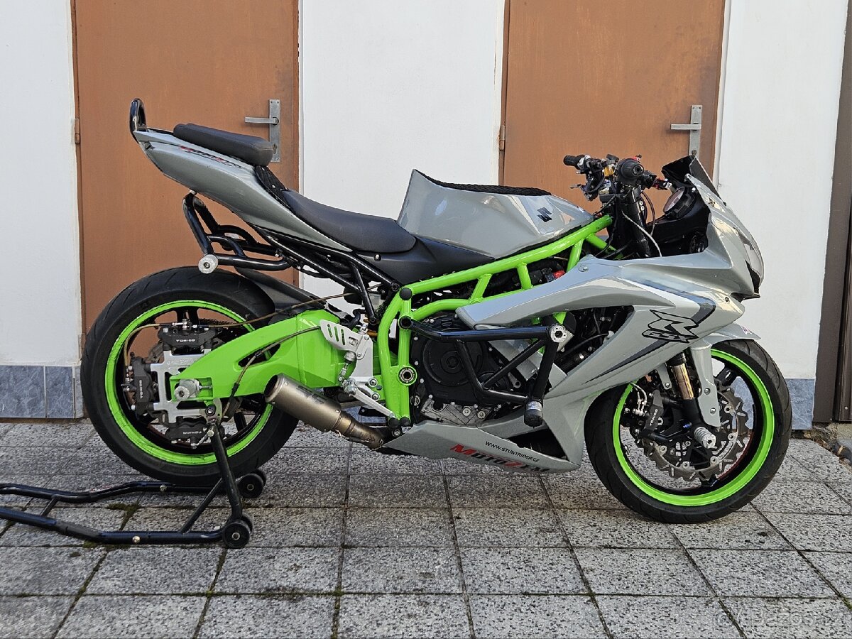 Suzuki GSX-R 750 K7 Stunt - 5