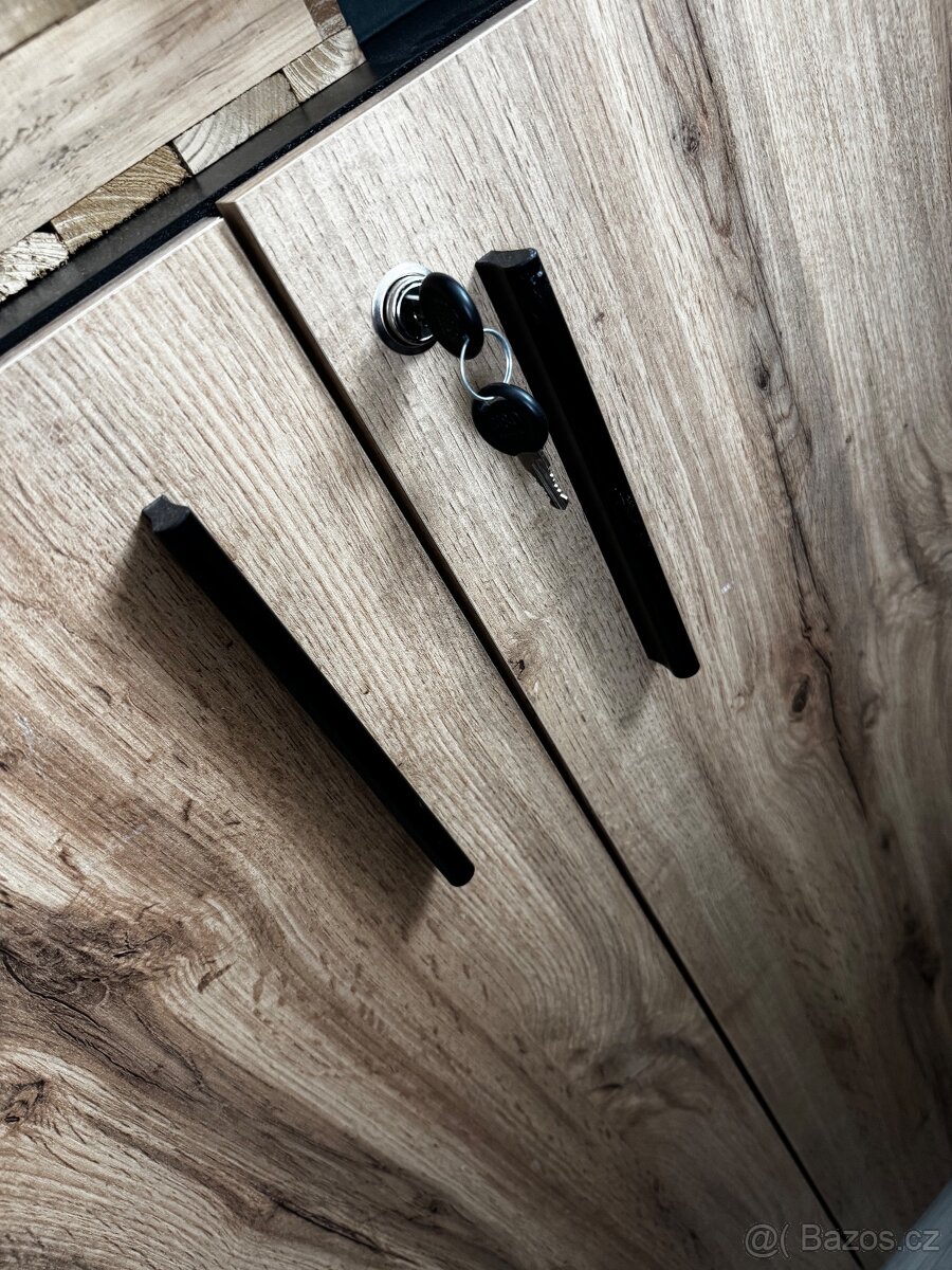 Nábytek do kanceláře / pokoje - 5