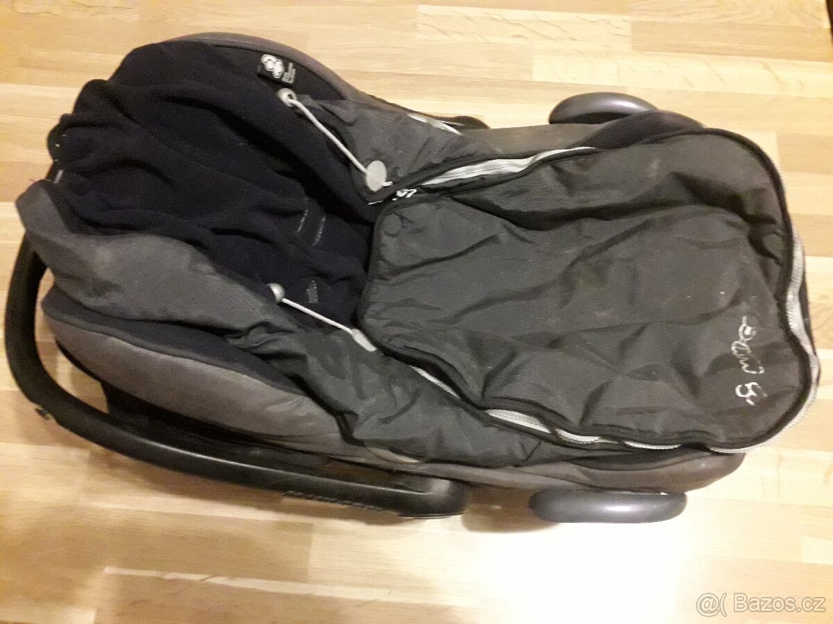 Isofixova základna Maxi Cosi Easyfix + autosedačka - 5