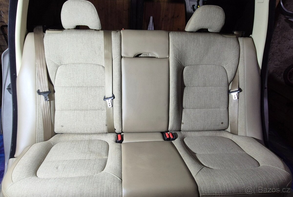 Sedačky Volvo XC70 P3 - 5
