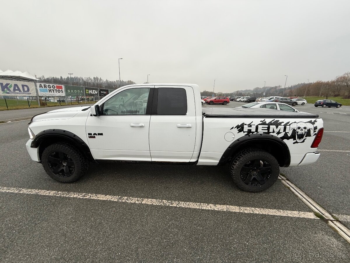 Dodge Ram 5.7 Rezervovano - 5