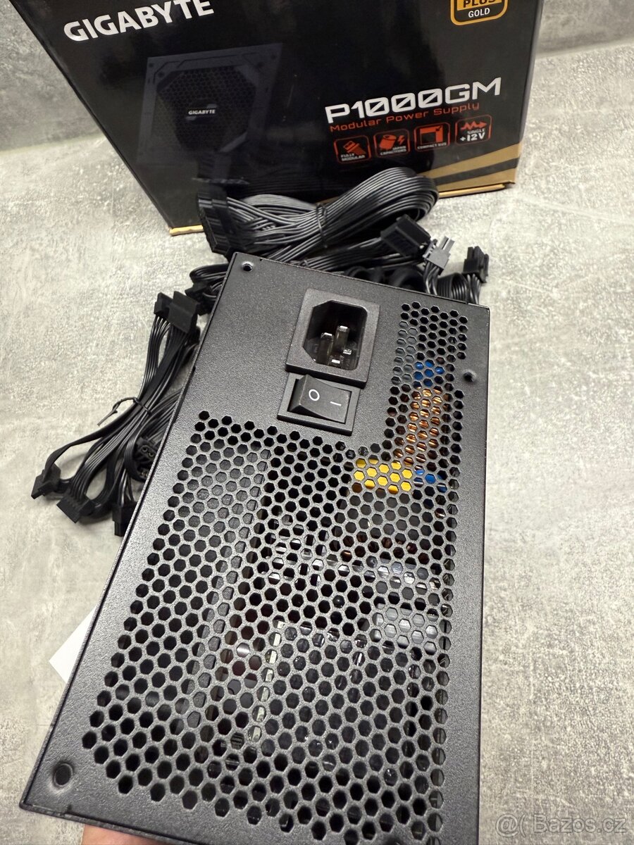 GIGABYTE P1000GM - 5