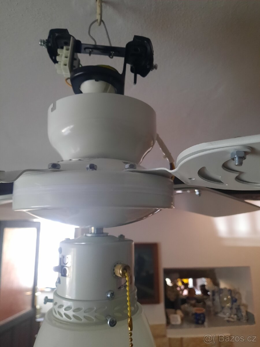 Madeira Stropní ventilátor se světlem 107cm Nový - 5