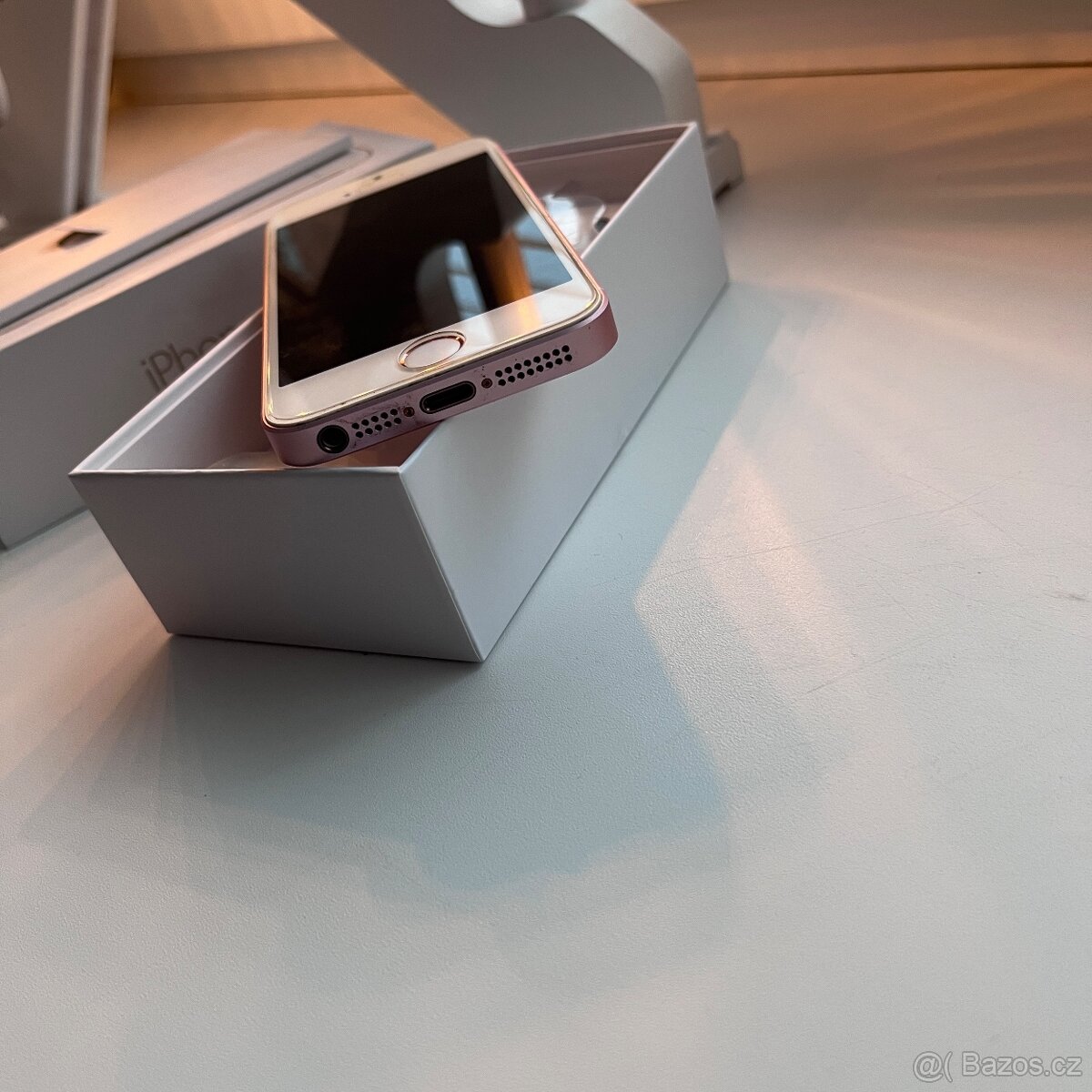 IPhone SE 32 GB zlatorůžový - 5